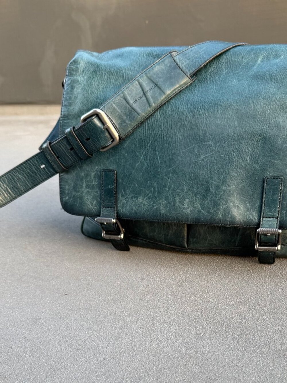 FRYE Distressed Teal Leather Messenger Crossbody Bag